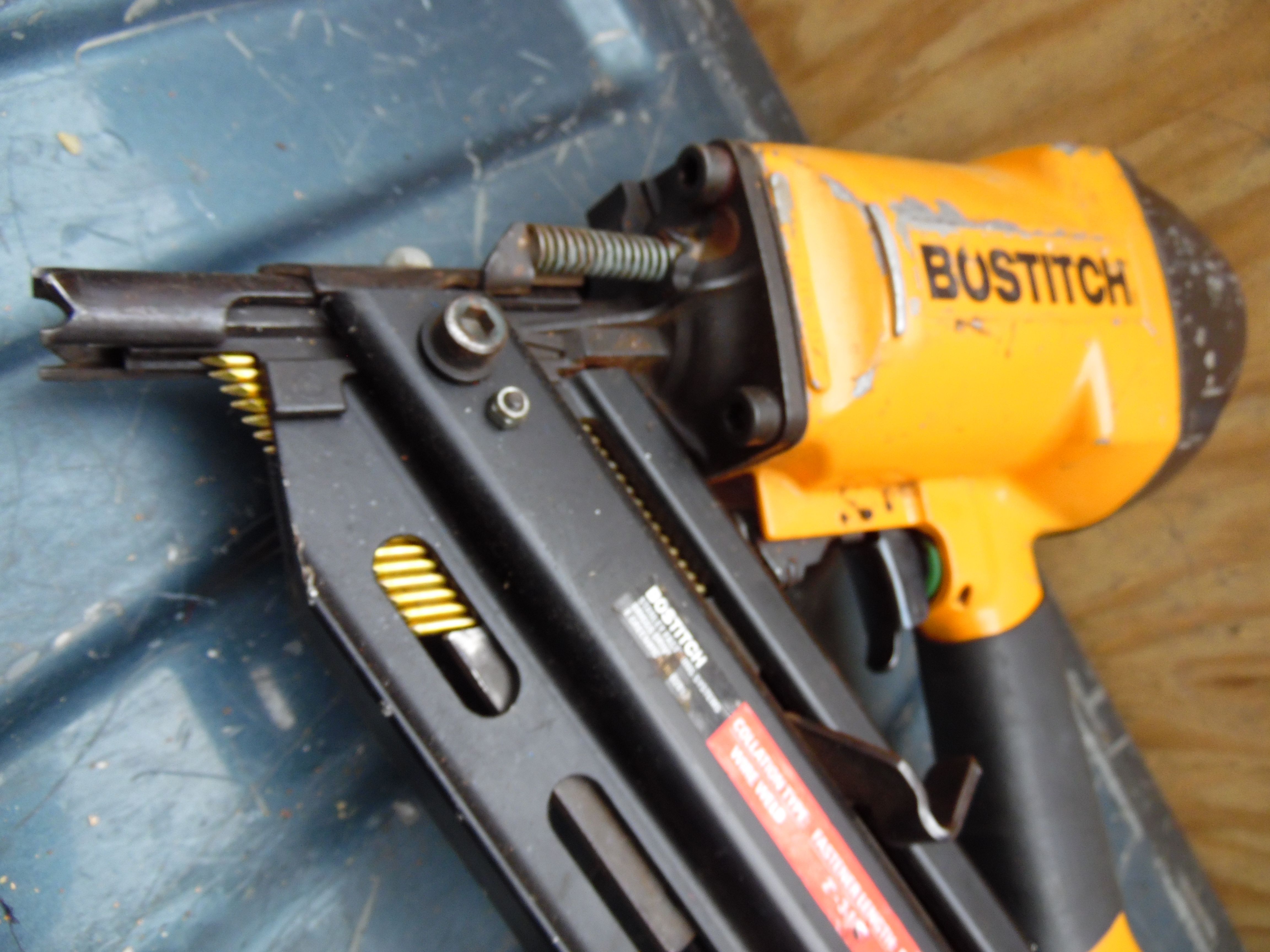 Bostitch Pneumatic Air Nailer N79WW Wire Stick Framing Nail Gun Works 4
