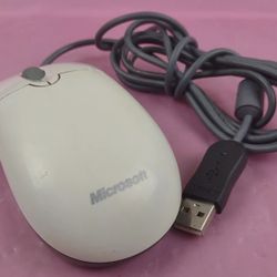 OEM MICROSOFT Basic Optical Mouse USB/PS2 Compatible. P/N: X09-13962.