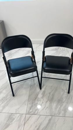 Folding Chairs (2)