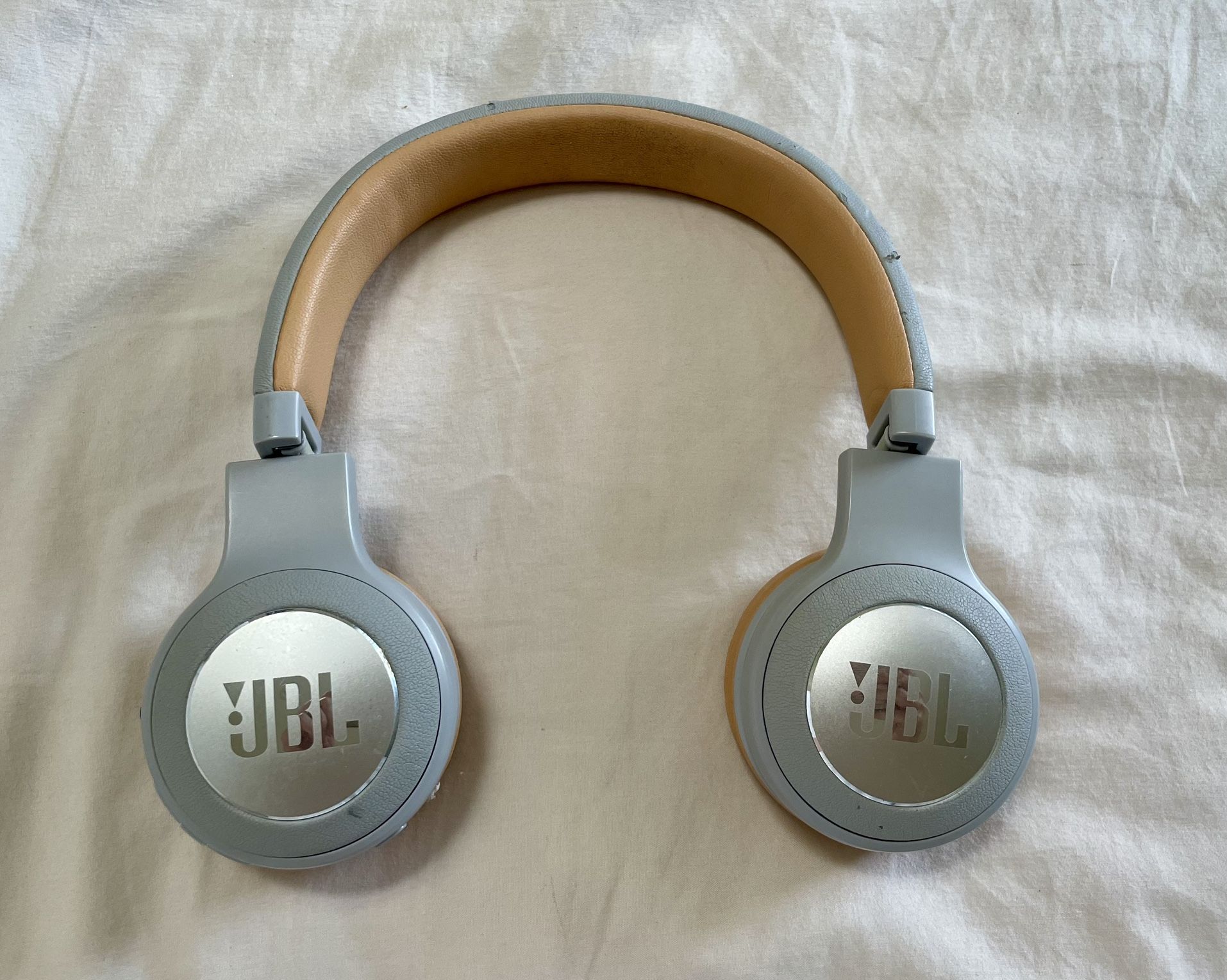 JBL Duet BT Wireless On-Ear Headphones- Silver