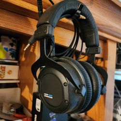 [Used, Very Good] Beyerdyanmic CUSTOM Game wired gaming headset (XBOX, PS5, PC)