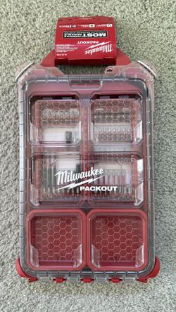 Milwaukee SHOCKWAVE Impact Duty Alloy Steel Screw Driver Bit Set with PACKOUT Organizer (70-Piece) New!!! Retail: $99+Tax!!! Wear Guard Tip protects f
