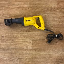 DEWALT DWE305 Corded Reciprocating Type, 120V Voltage, 0-2,900 Strokes Per Minute Reciprocating Saw
