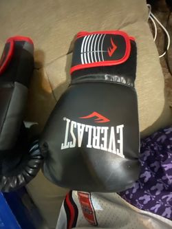 Everlast Boxing Gloves Black and Red