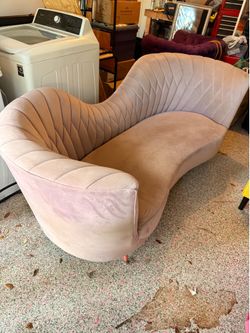 70s style love seat lilac clean chair couch