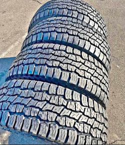275/70R18all terrain open country tires usados en perfectas condiciones 80%life