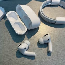 AirPod Pros (2nd Gen)