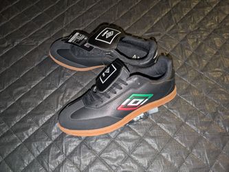 Umbro Black Sneakers with Gum Sole