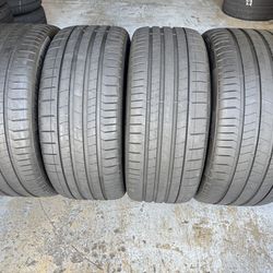 Set of four 285/35/23 and 325/30/23 Pirelli P Zero PZ4 Like new with 90-95% Left Lamborghini Urus Set