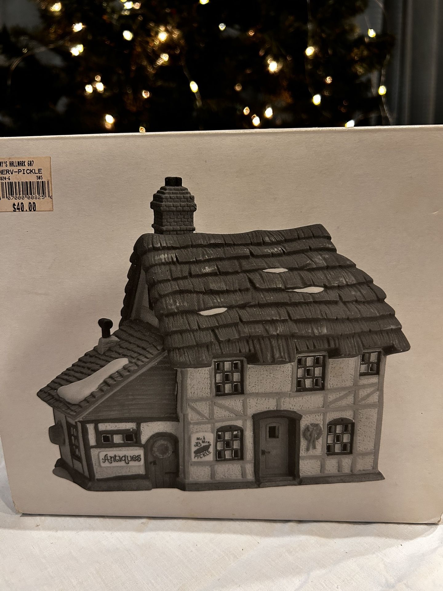 Heritage Village Collection - Mr & Mrs Pickle