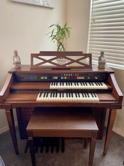 Vintage Lowery Jamboree Magic Genie Organ