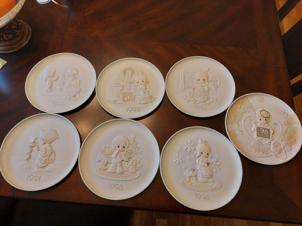 Vintage Porcelain Precious Moments   Collectable And Edition Limited  Plates