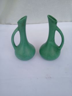 2 small pitchers