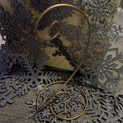 VTG Gold Tone Metal Ornament Display Stand 9X5” for Small/Light Weight Ornaments