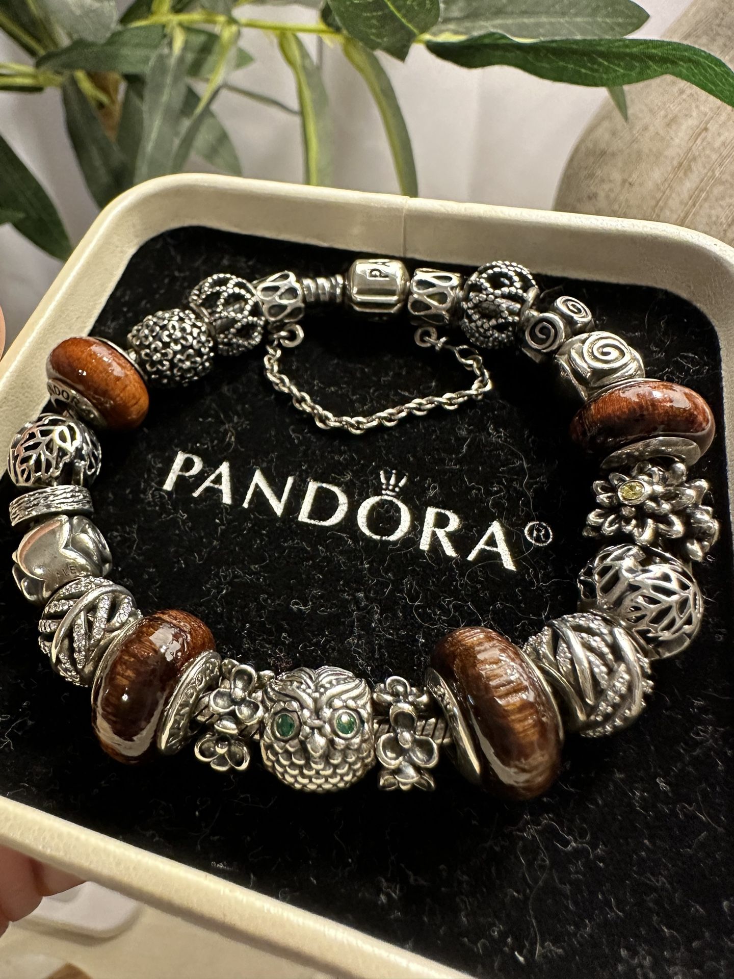 Authentic pandora Bracelet With 19 Charms 