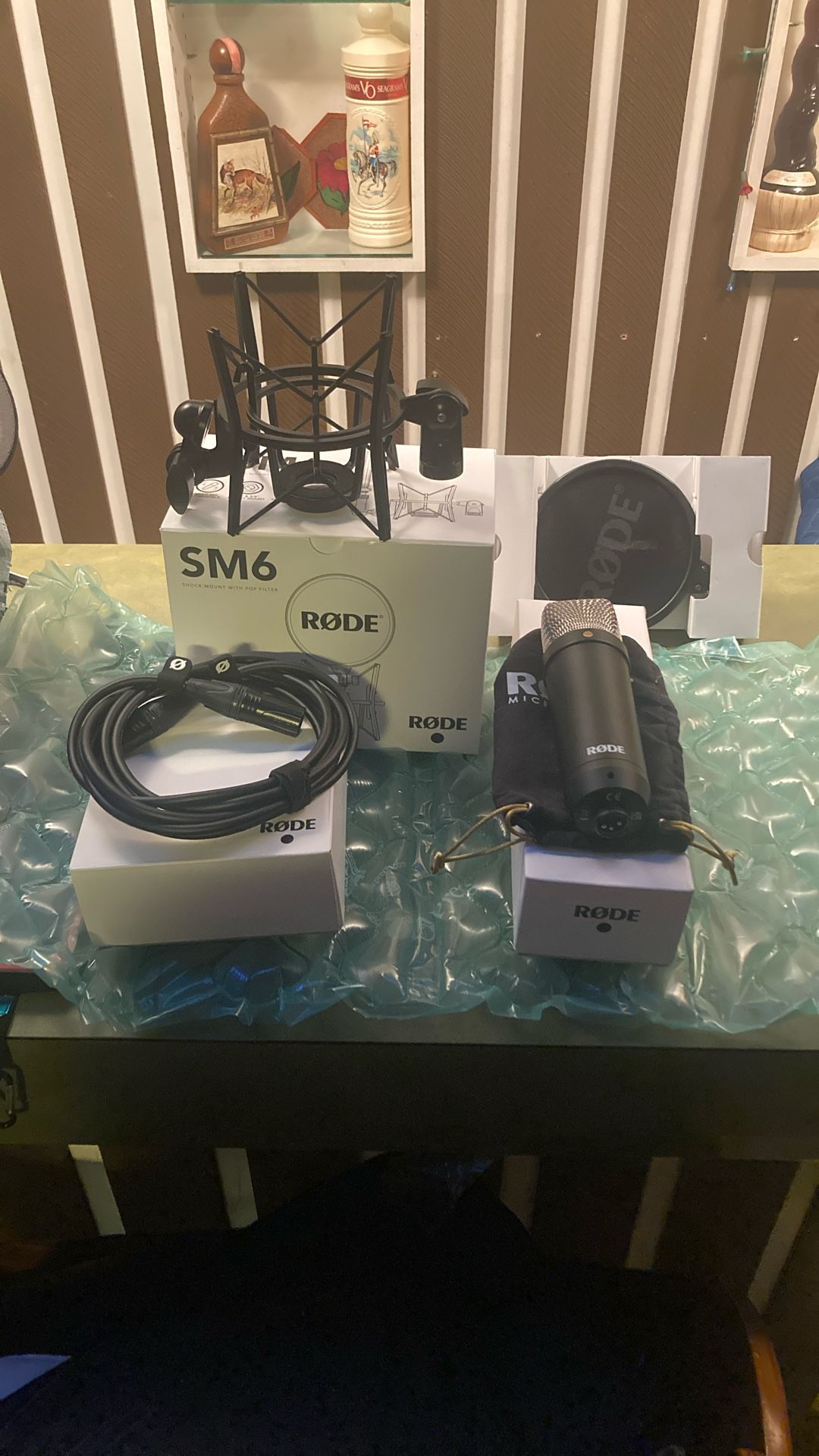 Rode NT1 Signature Series Condenser Microphone with SM6 Shockmount and Pop Filter - Black Certified Open Box