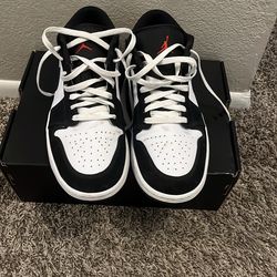 Nike Jordan 1 low size 9.5