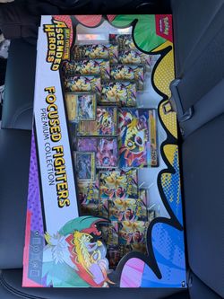 Focused Fighters Premium Collection ( Ascended Heroes)