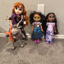 3 Disney Dolls & Sven 