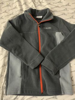 boy sweatshirt / 8 colonbia