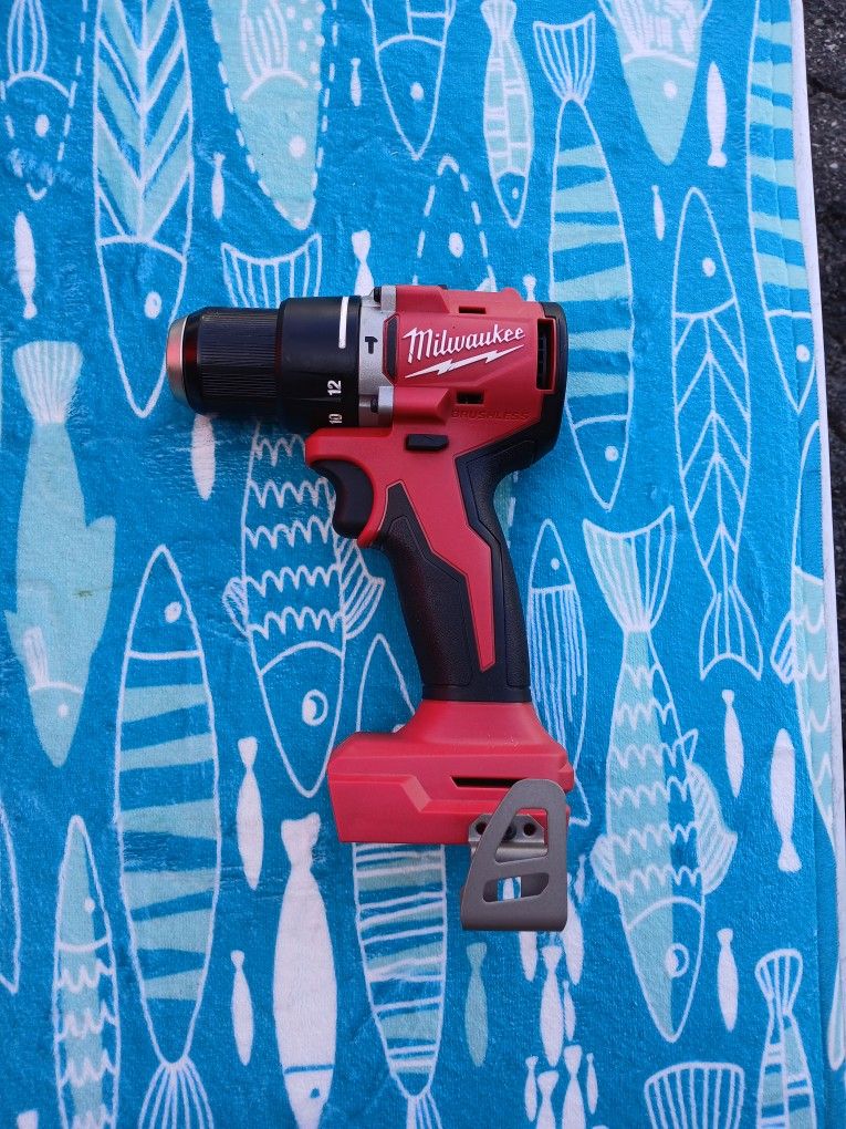 Roto Martillo Milwaukke 18v Brushless Para Brocas De Media Solo Herramienta