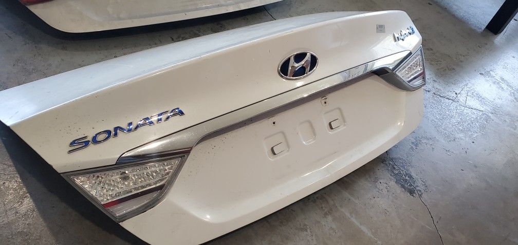 2012 Hyundai Sonata Hybrid Part $130