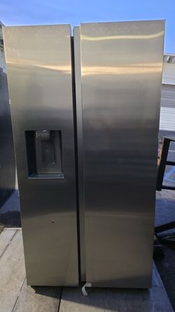 Stainless Steel Side-by-Side Refrigerator with Ice Dispenser Newww