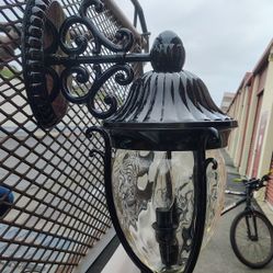 Exterior Light / Looks New