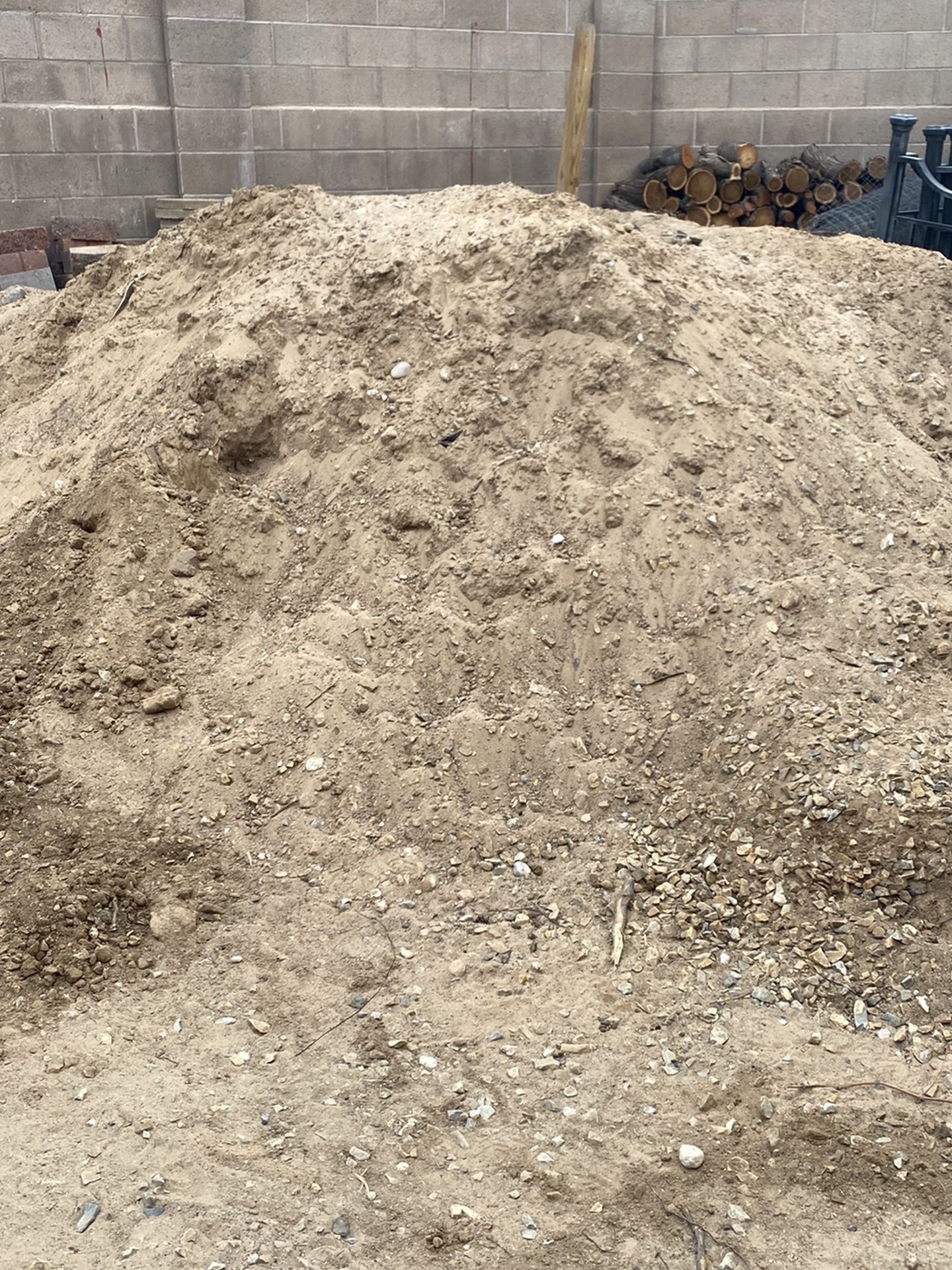 Back Fill Approx 8 Tons Free Come Pick It Up!
