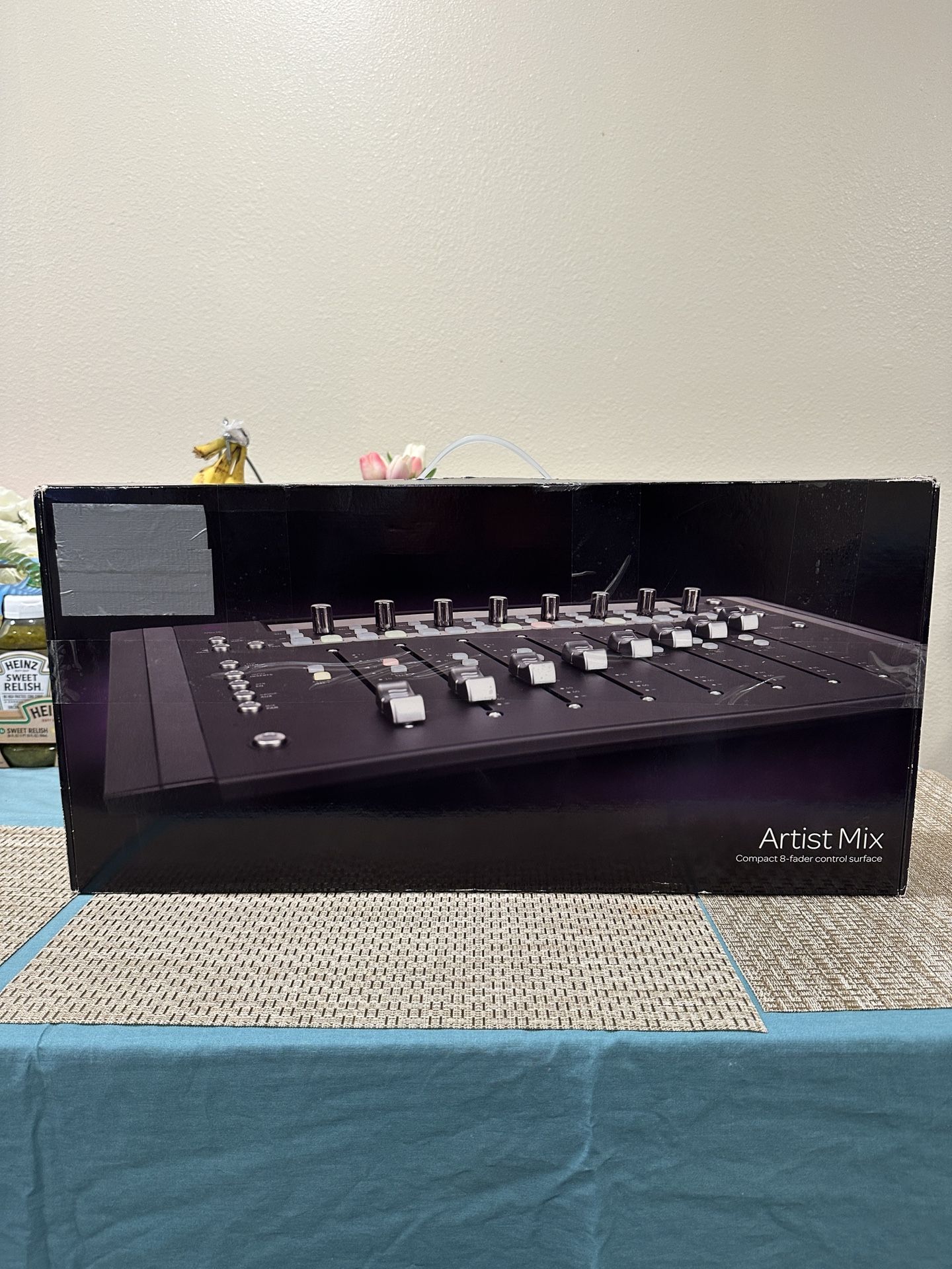 AVID ARTIST MIX MIXER CONSOLE