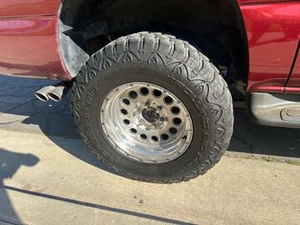 35x12.50R18 6 Lug wheels