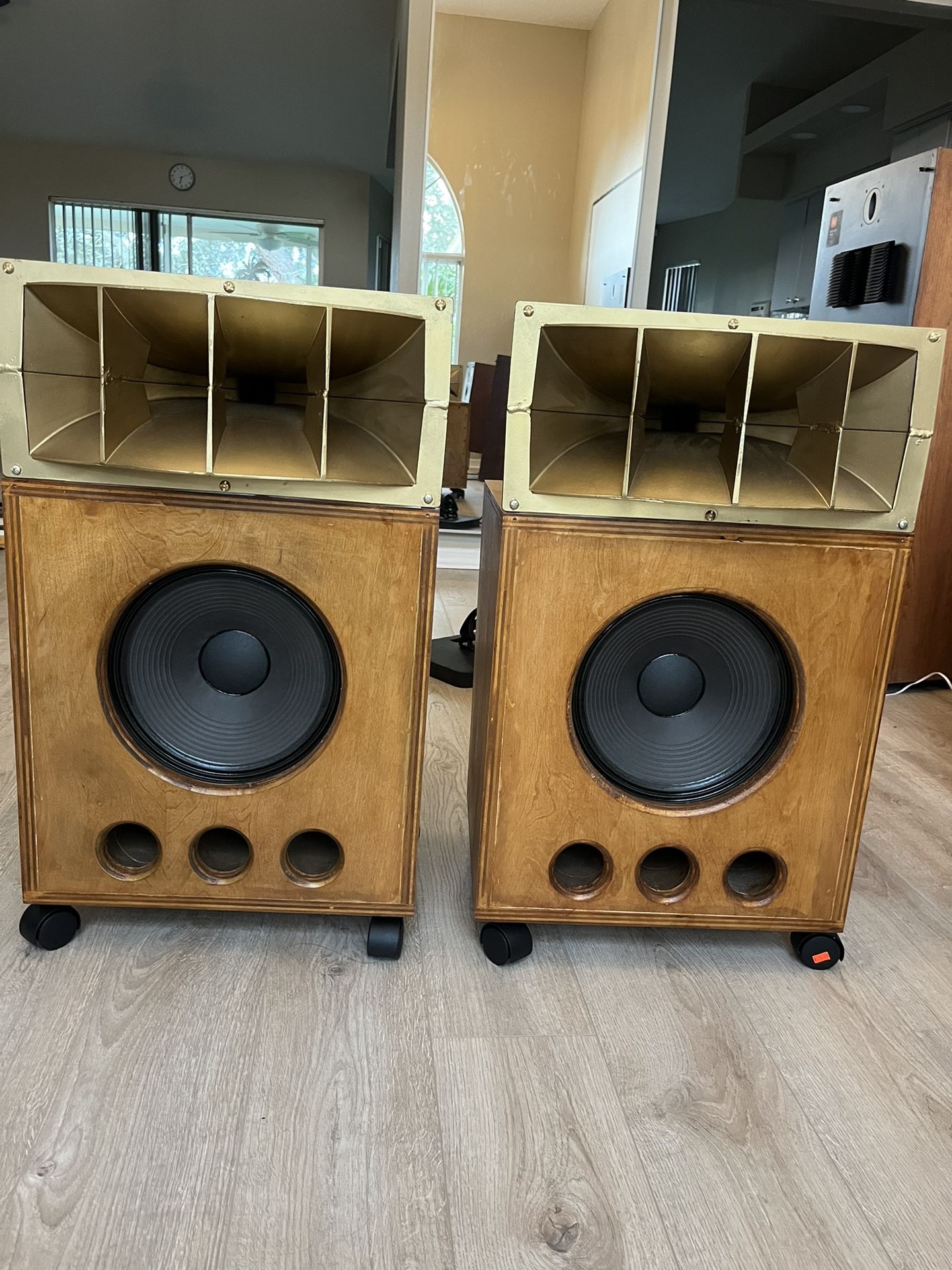 Altec Landing Valencia 846