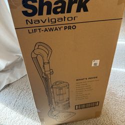 Shark Navigator Lift away pro Vacuum