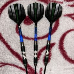 Red Dragon Darts Like New!