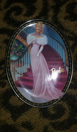 Hanging barbie plates