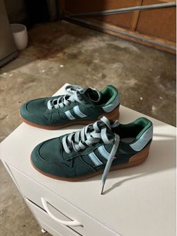 Green Suede Sneakers - Size 8 (FationNova)