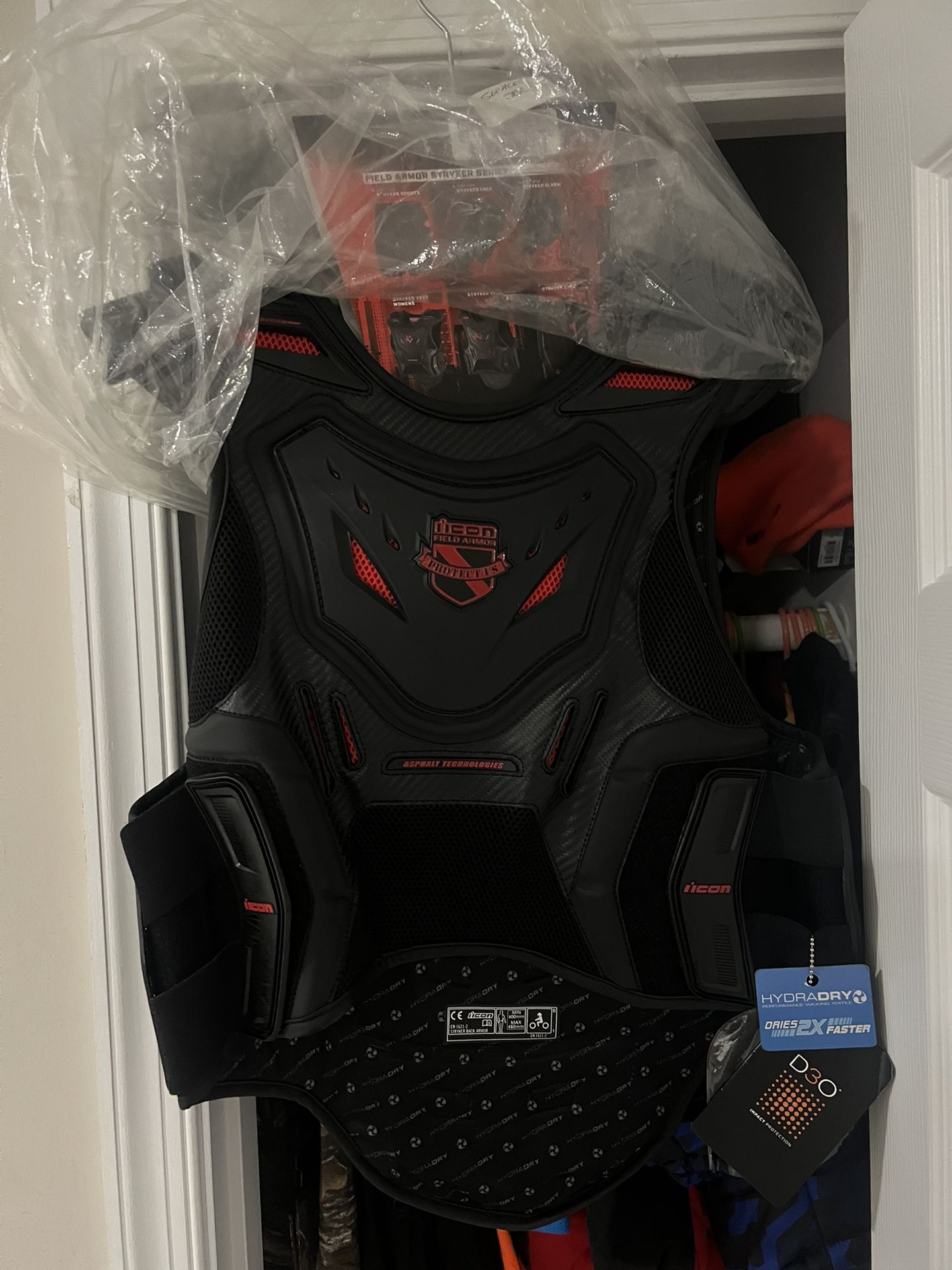 icon vest and gloves