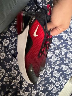 Kids size 1 Nike air 270