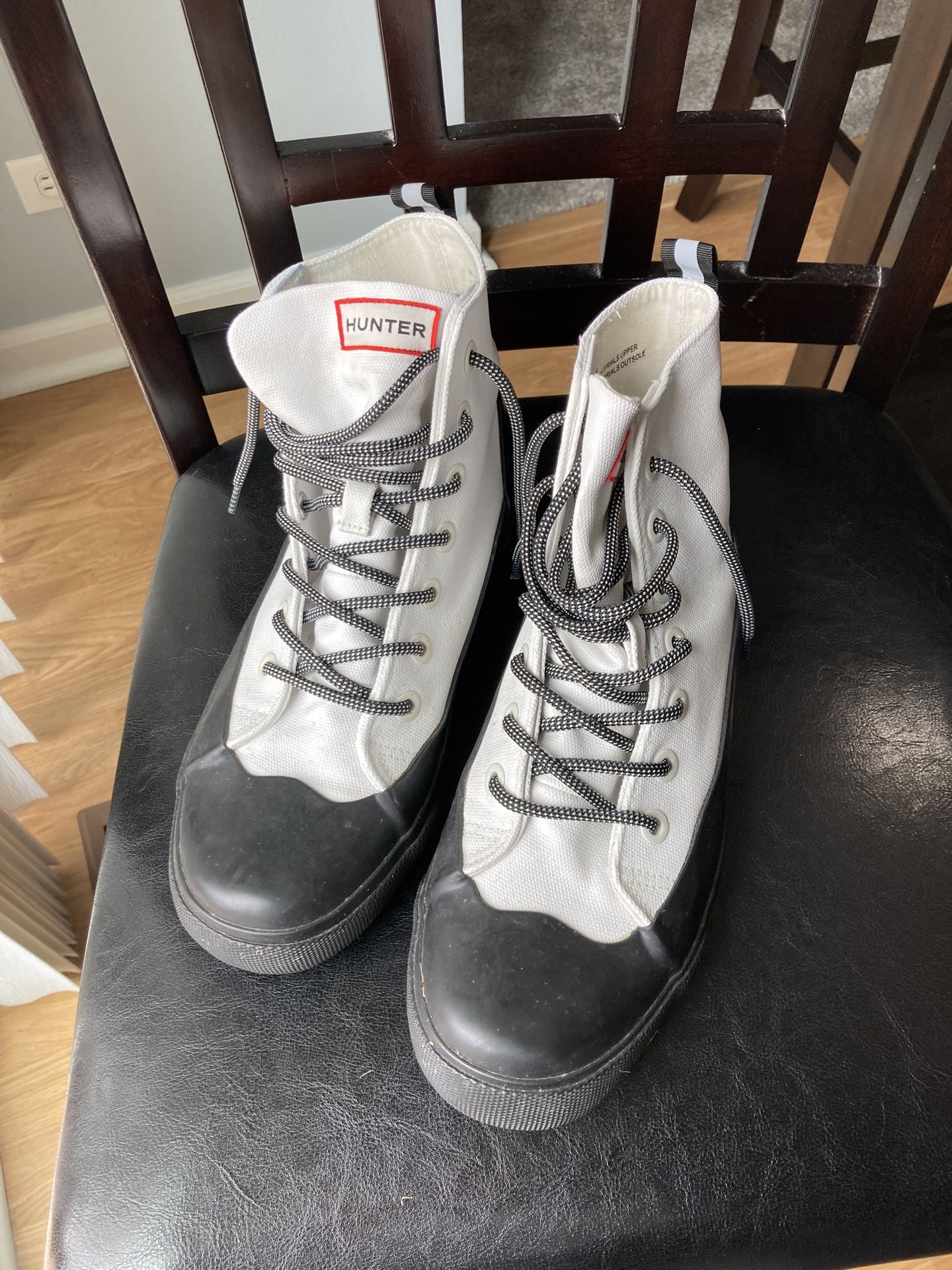 Hunter White Canvas Black Dipped Boots M7 W9