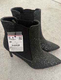 Zara navy sequined booties size 39 US size 8 New with tags. Ready for the holidays 