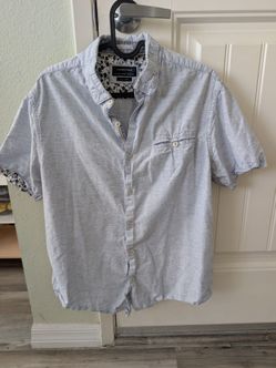 Men's Short Sleeve Button-Down Shirt