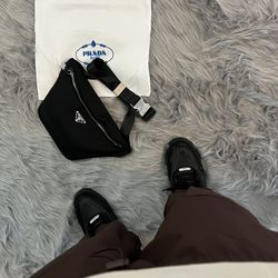 Prada Belt Bag/ Bolso De Cintura Prada