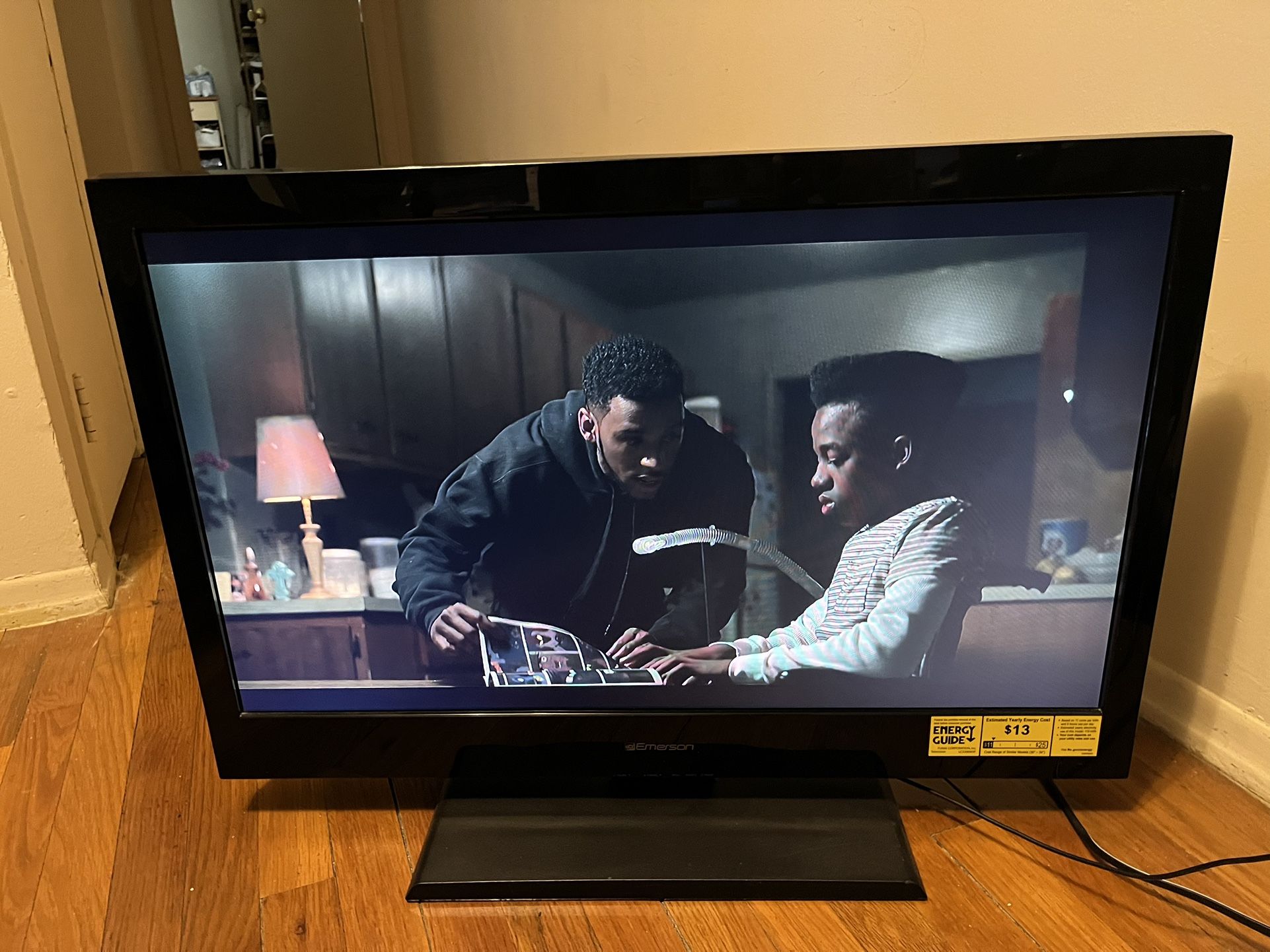 32 Inch TV