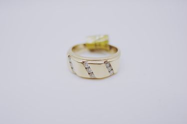 14 KT Gold Band Ring with Diamond Accents