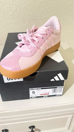 Brand new pink Adidas sz 5y 6.5 women’s