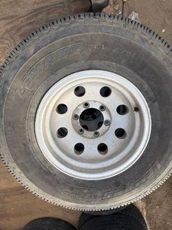 Lemans tire with rims for Toyota pick up 2000 and below