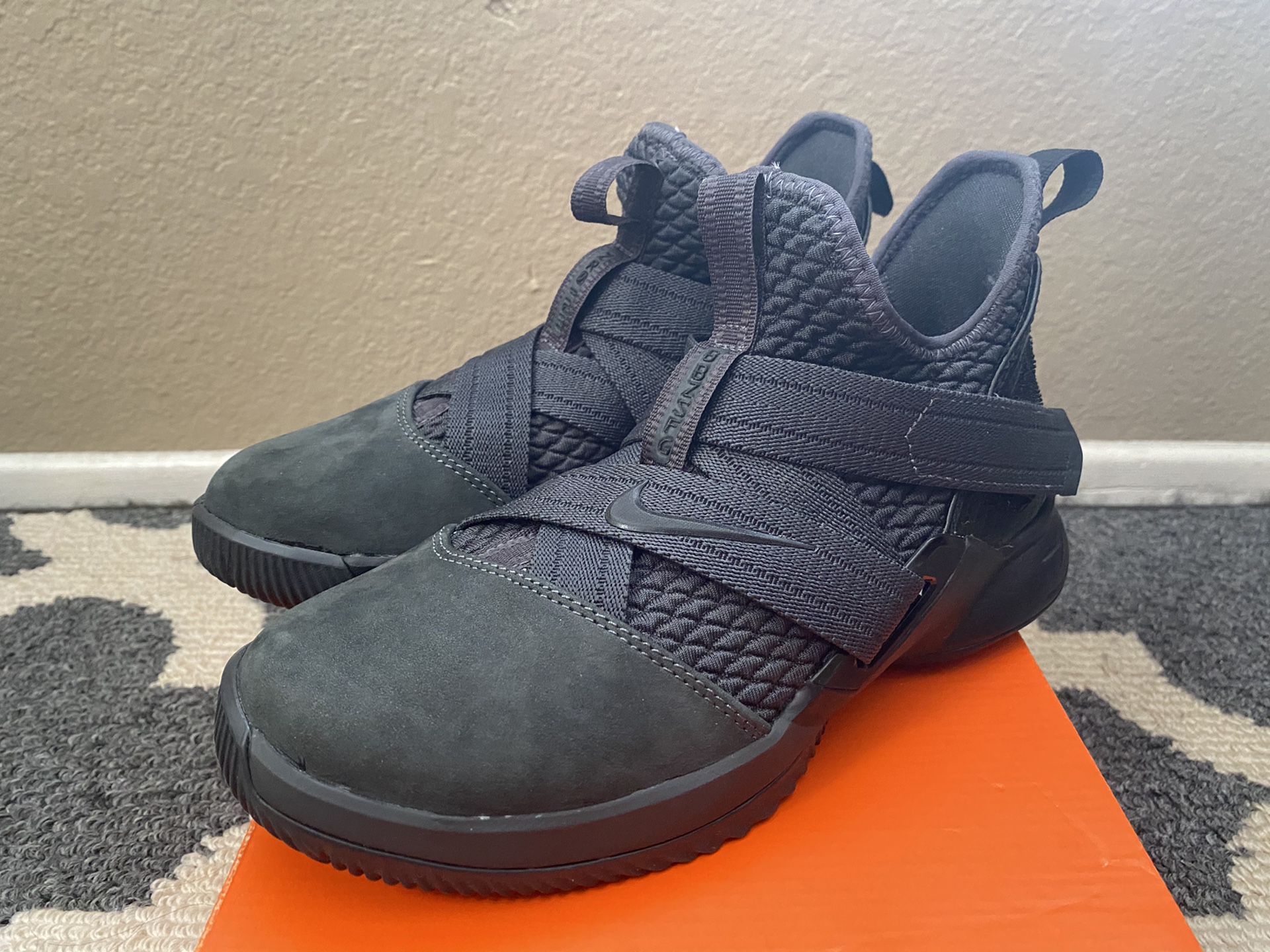 New Nike Lebron Soldier XII Kids GS 4Y Basketball Shoes AO2910-002 Triple Black