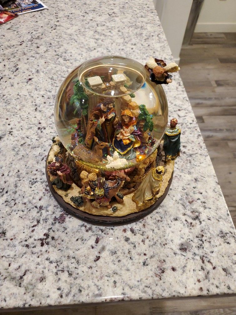 Large Nativity glitter snow blobe with wind up music chime
