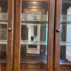 China Cabinet Measuring 82 X 52 X 16