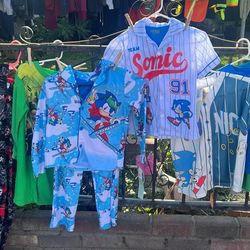 Ladies/Men / Kids Clothes.     Not Free